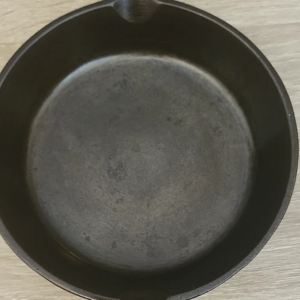 Cast Iron Skillet - Picture 2 of 6